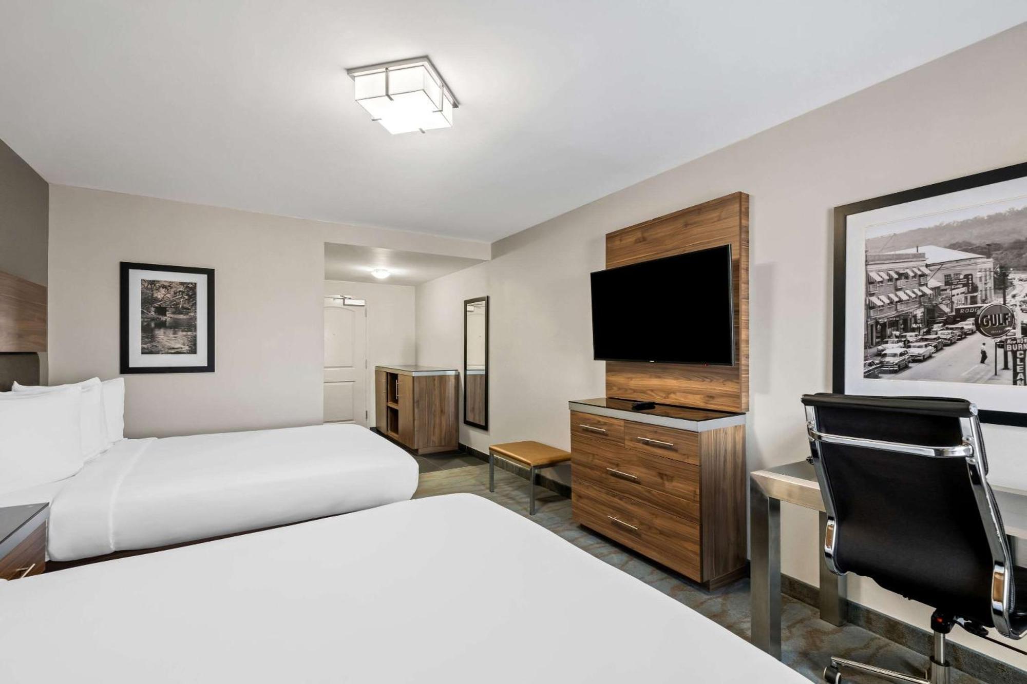The Penn Stroud, Stroudsburg - Poconos, Ascend Hotel Collection Экстерьер фото